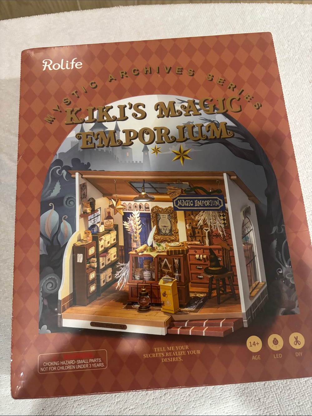 Kiki's Magic Emporium Miniature Kit - Brown/Gold